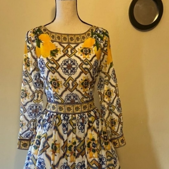 Dresses & Skirts - Unique Status Greek key print  dress vacation wear